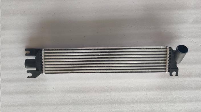 23960403 car Intercooler，charge air cooler for  Baojun  16 730 1.5T