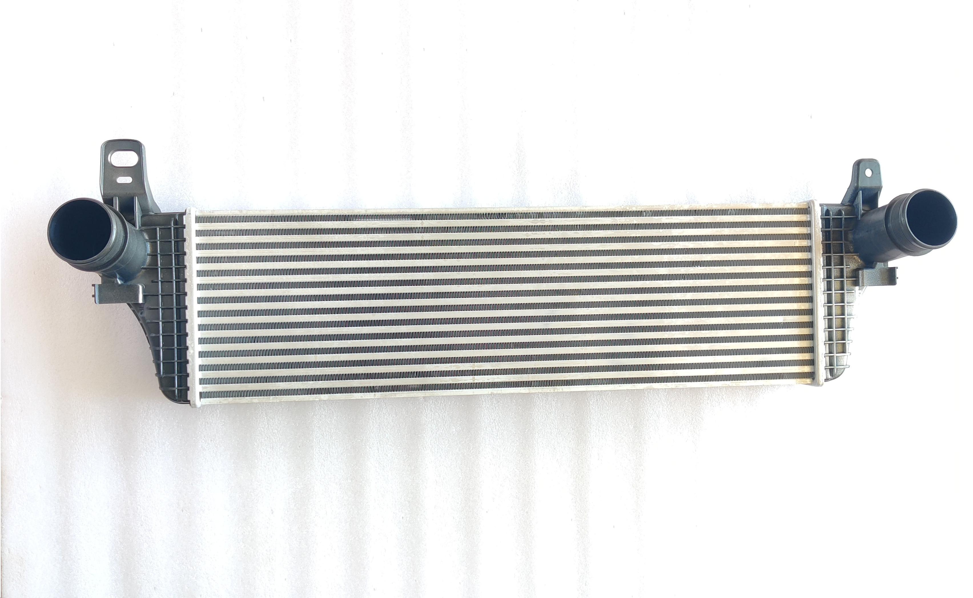 Multivan car Intercooler，charge air cooler for VW Multivan